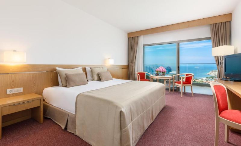 Standard Double or Twin Room with Sea View image 1