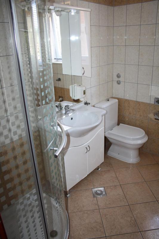 One-Bedroom Apartment (4 Adults) image 2