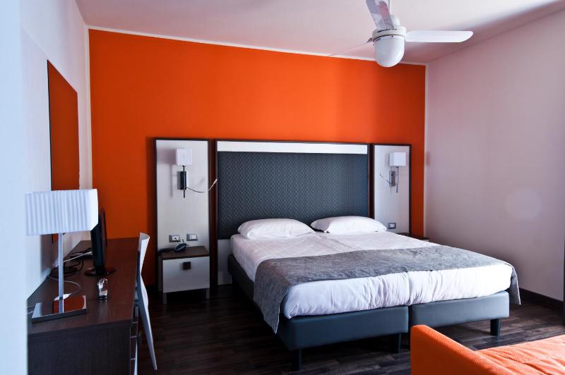 Quadruple Room with Lake View image 1