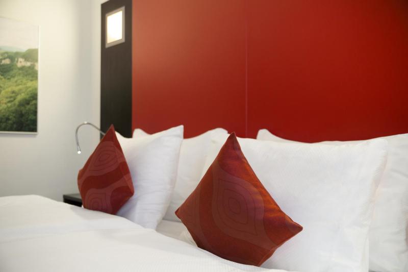 King Suite with Sofa Bed - Non-Smoking image 2