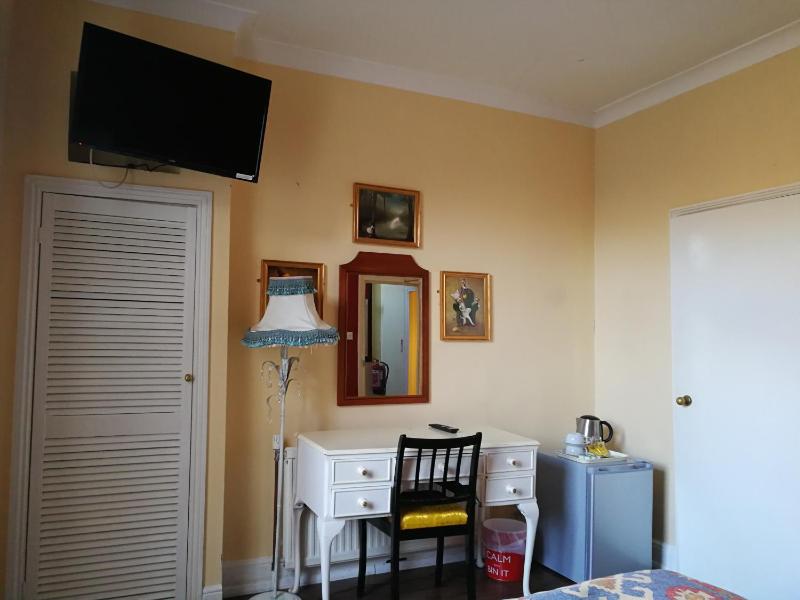 Regency Hotel - image 33