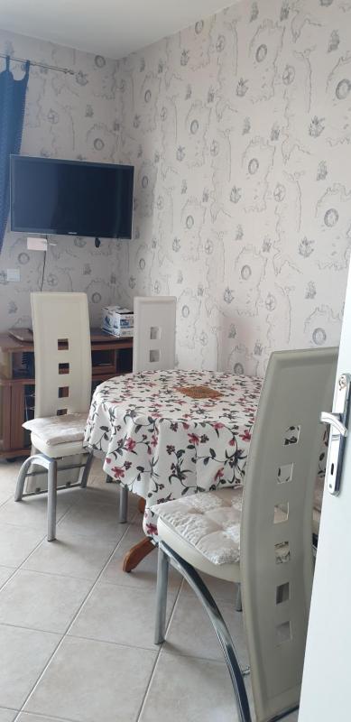 Apartment with Sea View image 2