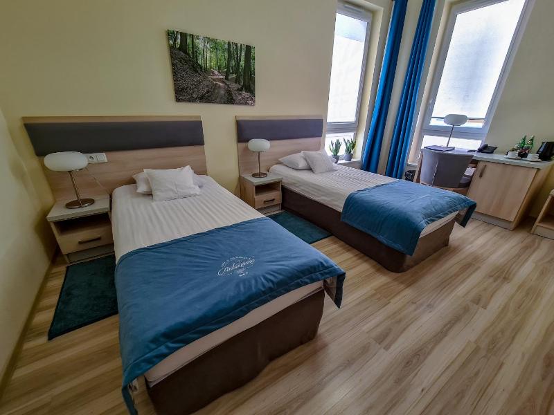 Double Room image 3