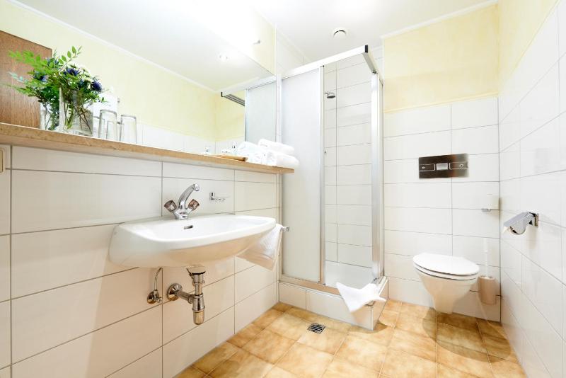 Standard Double Room image 2