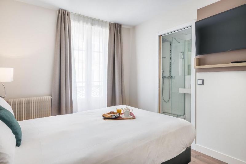 Double Room image 2