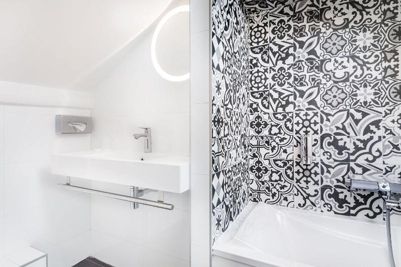 Suite (4 Adults) image 1