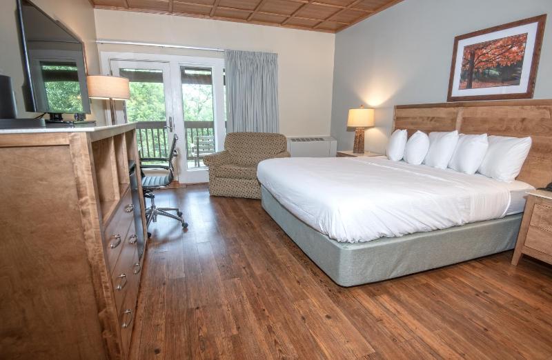  Queen Room - Disability Access image 1