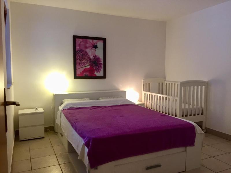 One-Bedroom Apartment image 4
