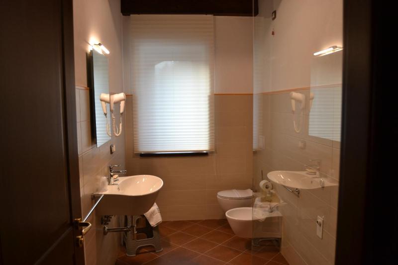 Standard Single Room with Mountain View image 2