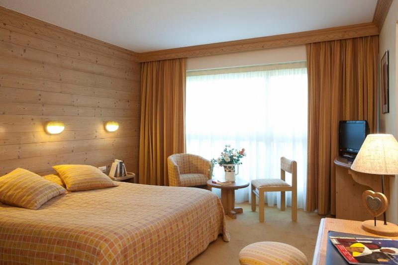Superior Double or Twin Room with Mountain View image 4