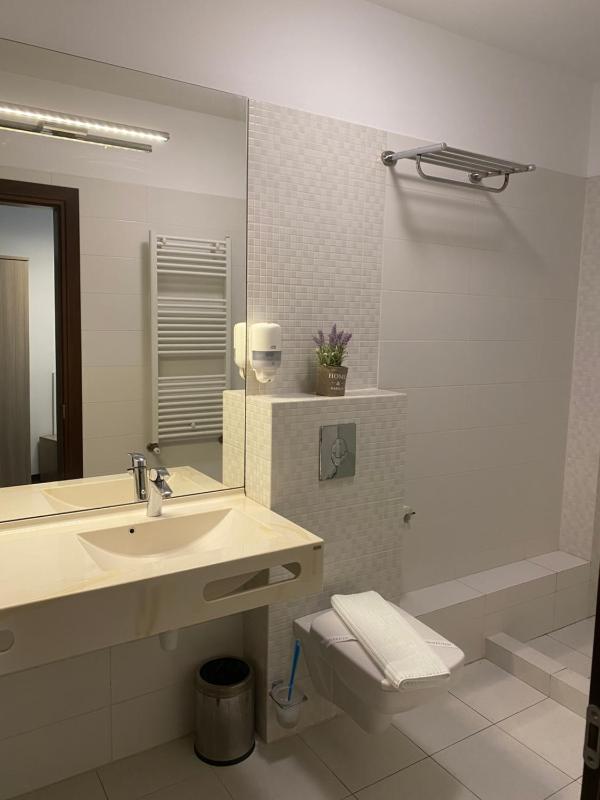 Standard Double Room image 2