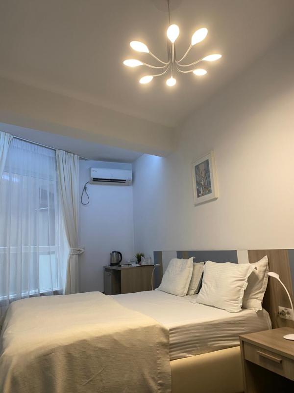 Standard Double Room image 3