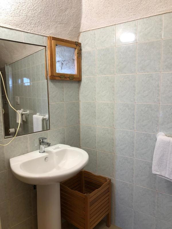 Deluxe Double Room with Sea View image 3
