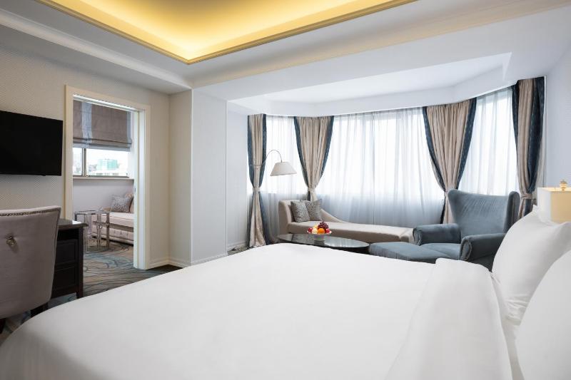 Exclusive Suite image 3