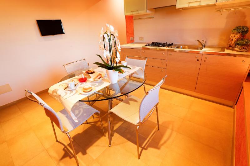 Standard Suite image 3