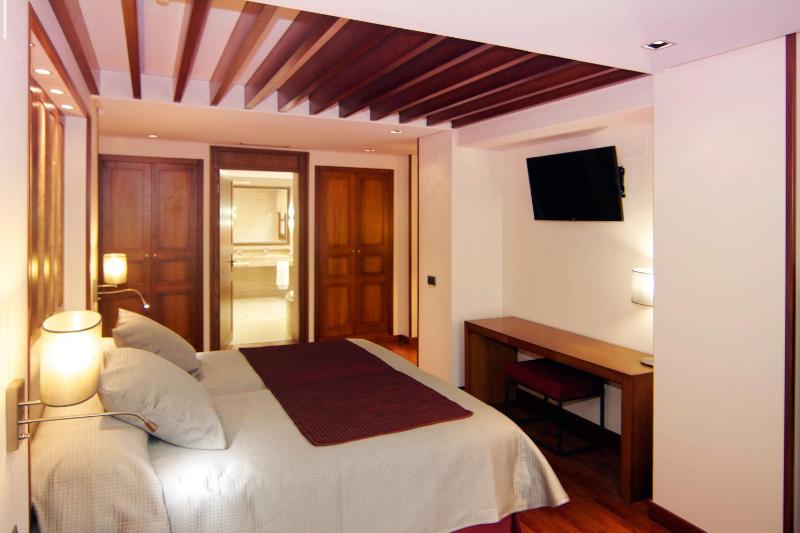 Presidential Suite image 3