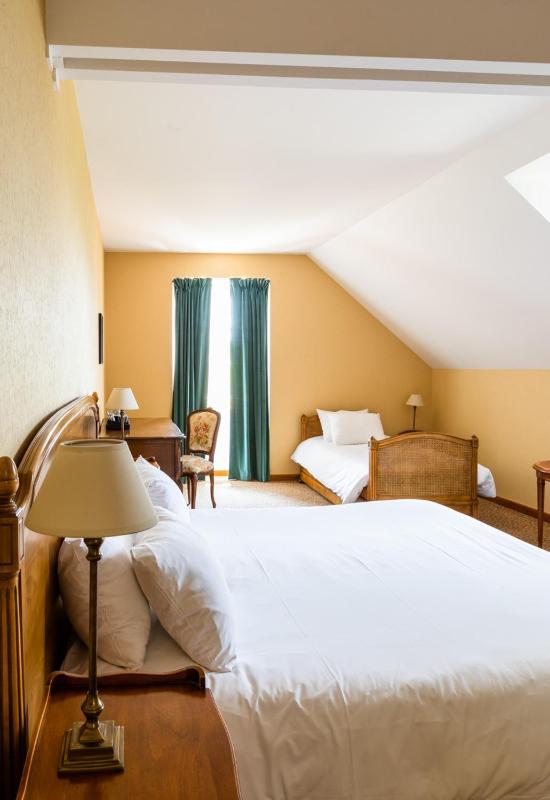Superior Triple Room image 4