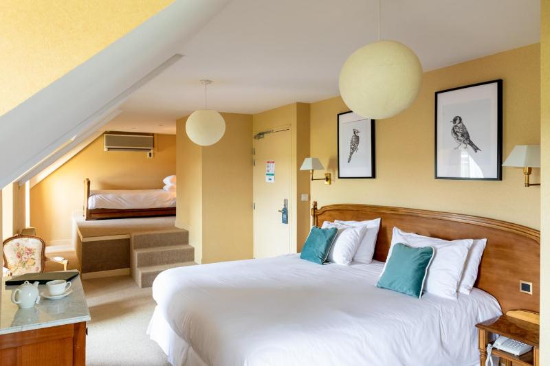 Superior Triple Room image 1