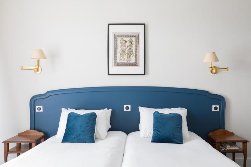 Classic Twin Room image 1