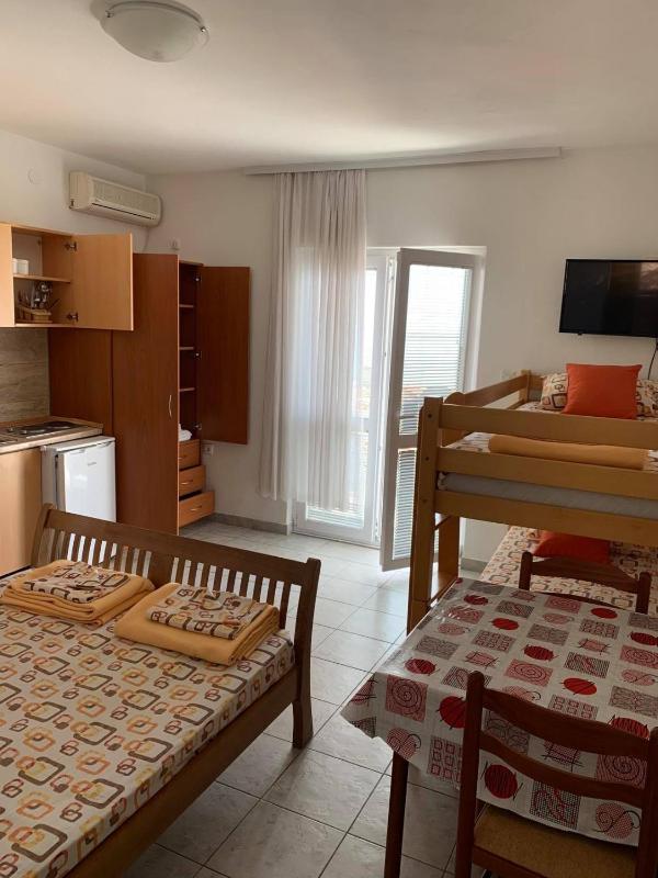 Quadruple Room with Sea View image 1