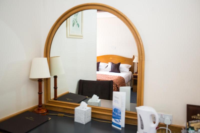 Standard Family Room image 2