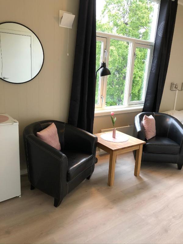 Double or Twin Room with Private Bathroom image 3