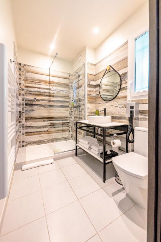 Double or Twin Room image 3