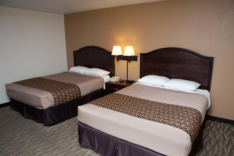 2 Queen Beds Non-Smoking image 2