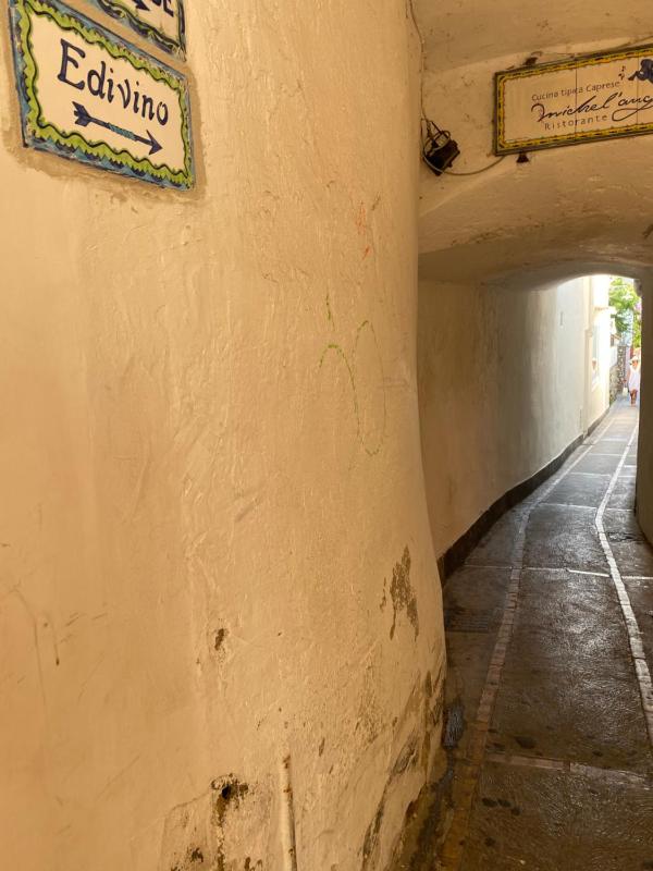 Classic Quadruple Room image 2