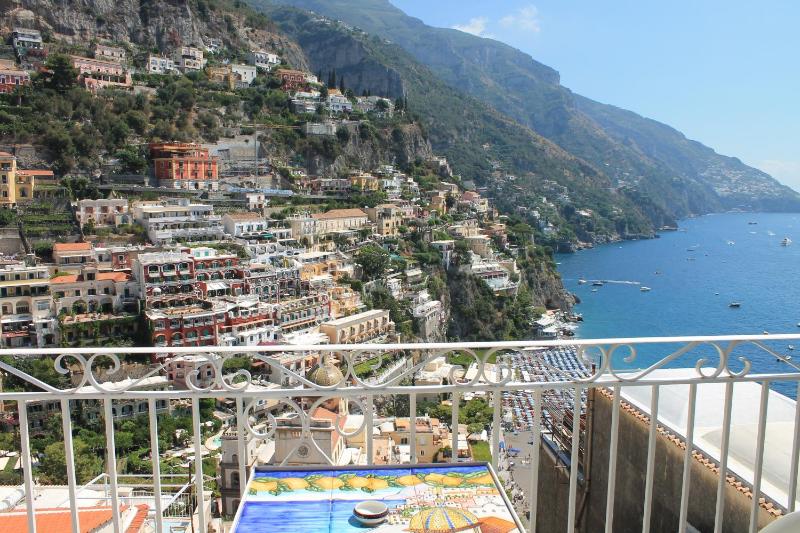 Two-Bedroom Apartment with Sea View image 3