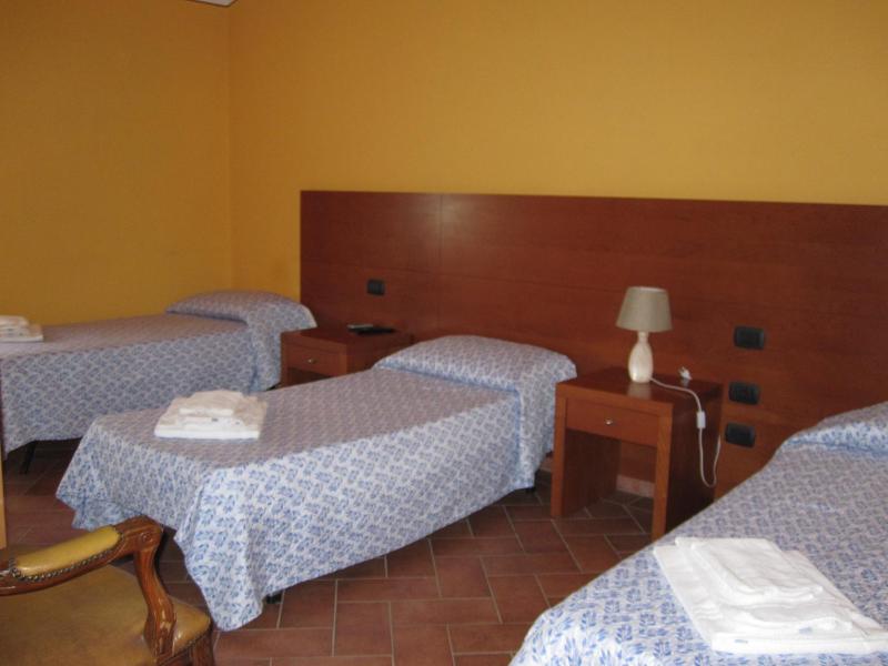 Triple Room image 3