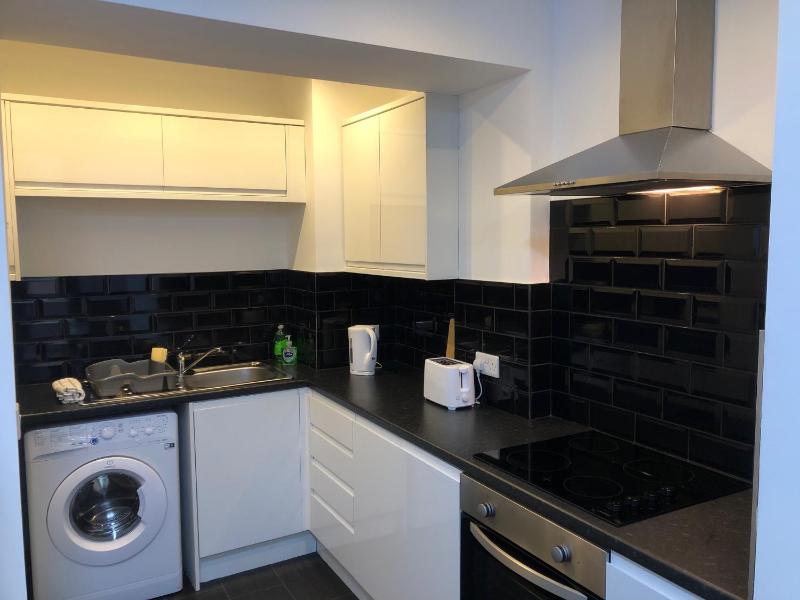 One-Bedroom Apartment image 2