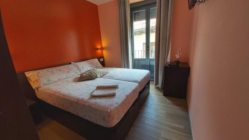 Double or Twin Room with Private Bathroom image 3