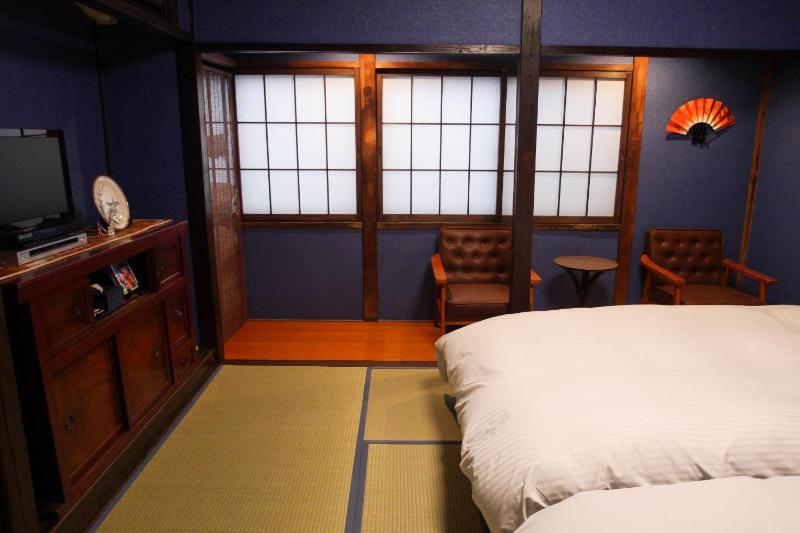 Kanazawa Machiya Aburaya - image 5