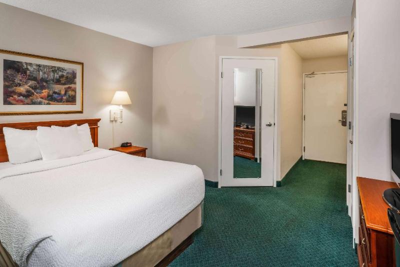King Room image 3