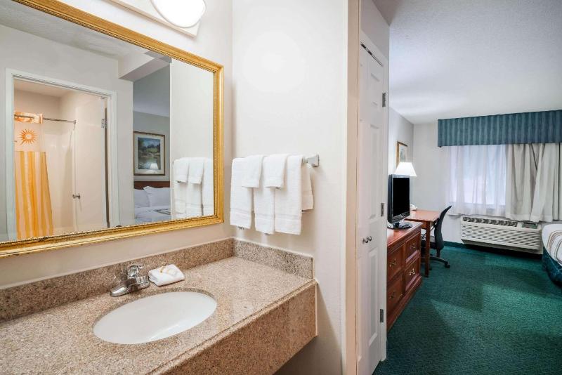King Room image 2