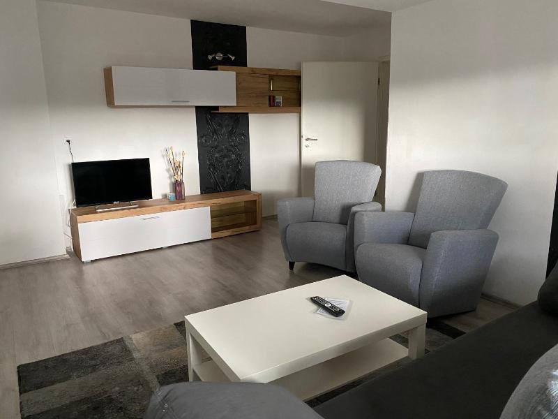 One-Bedroom Apartment image 1