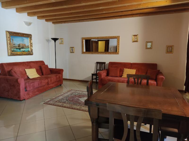 One-Bedroom Apartment (6 Adults) image 3