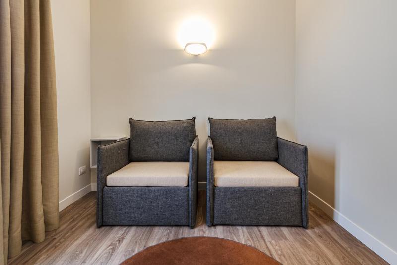 Deluxe Family Room image 4