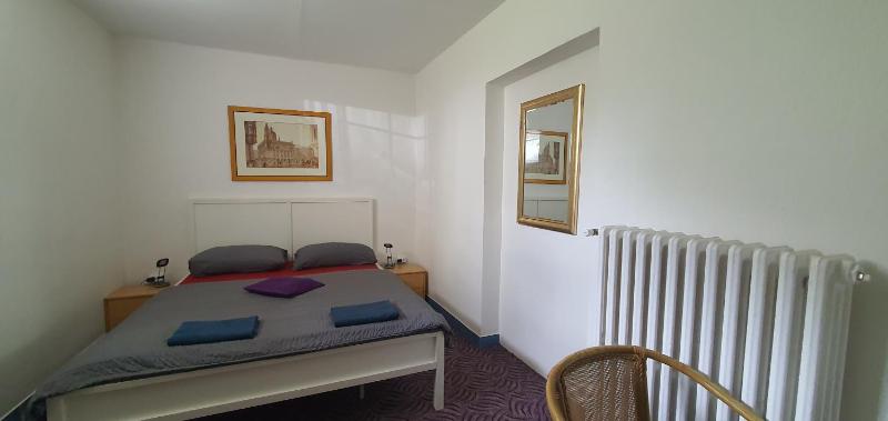 Standard Double Room image 3
