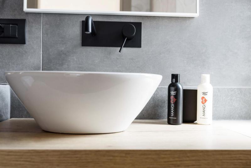 Single Room with Balcony image 2