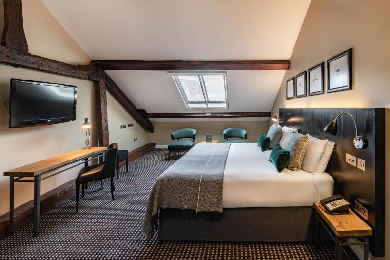 Deluxe Double Room image 1