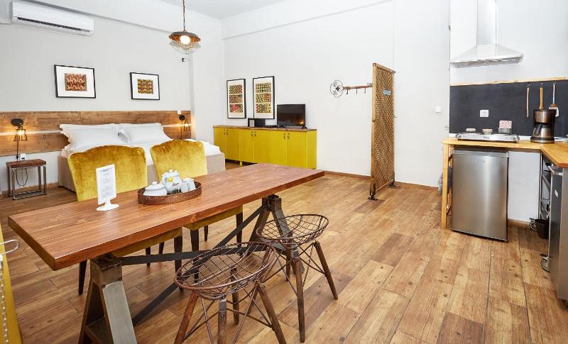 Studio Apartment image 4