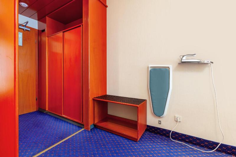 Standard Double Room - Non-Smoking image 2