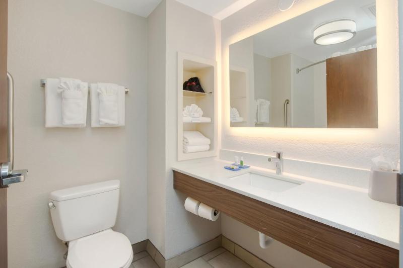 Standard Room image 3
