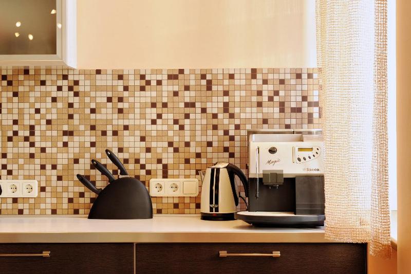 Raina Lux Apartment - image 5