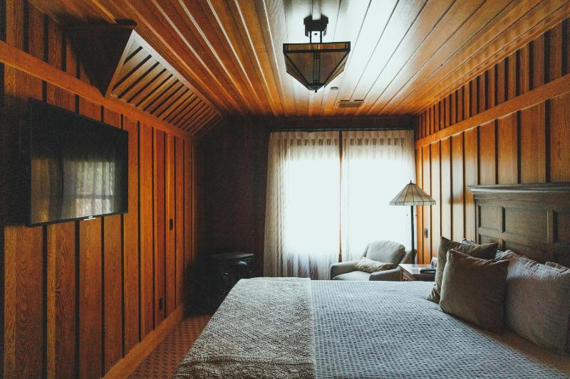 King Room image 3