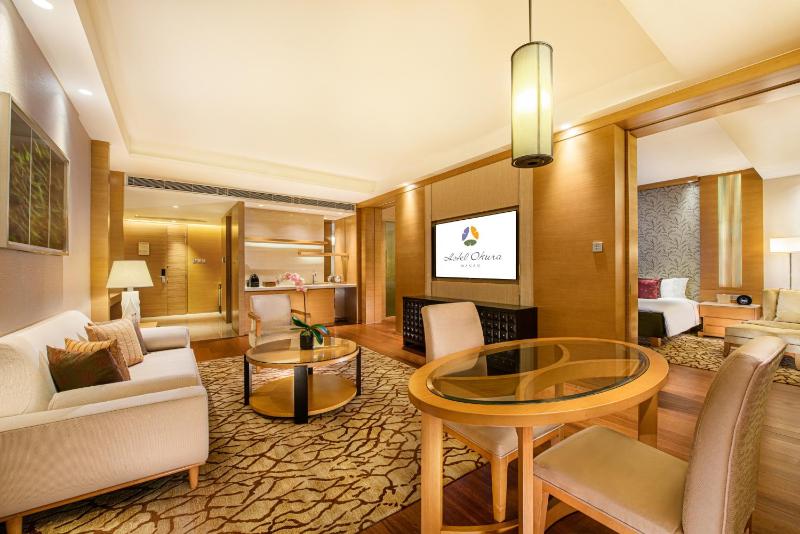 Junior Suite with Lounge Access (Suite Experience Package) image 2