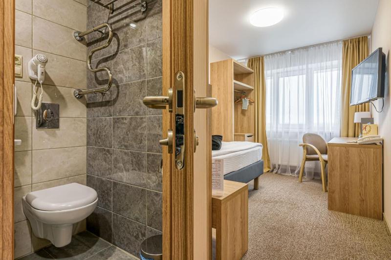 Standard Single Room image 3