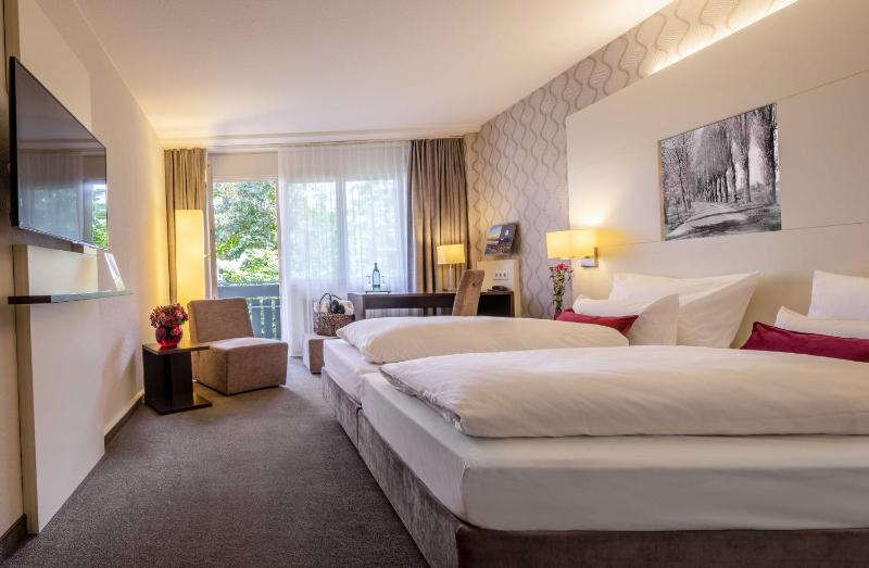 Double Room with Balcony image 1